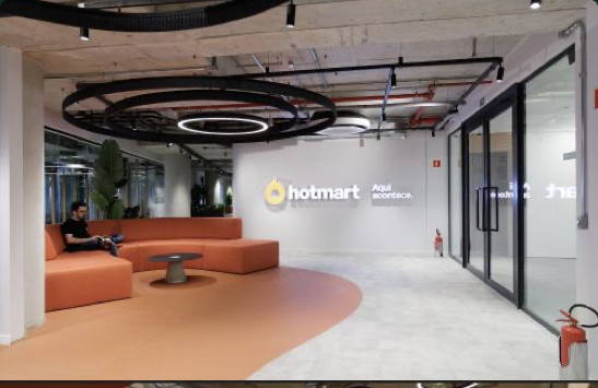 Recep&ccedil;&atilde;o do escrit&oacute;rio Hotmart